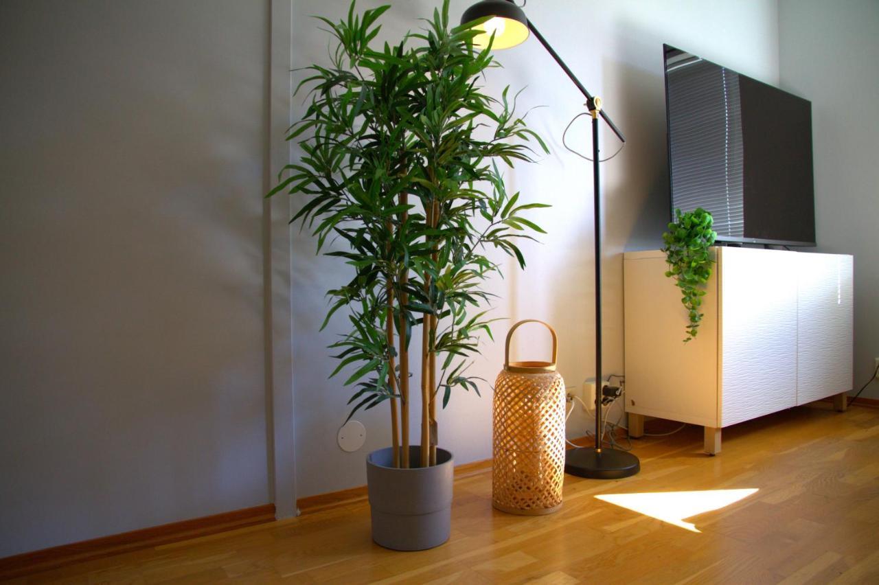Moon Apartment Near The Centre ! Free Parking Available ! Trondheim Esterno foto